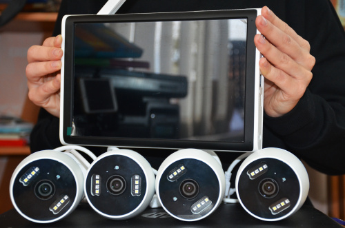 Комплект видеонаблюдения Wi-Fi XM-602(10.1)-2-4 IP камеры 2MP