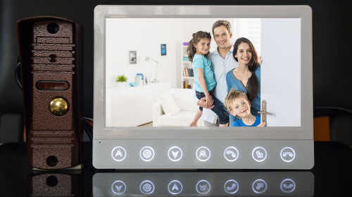 Комплект домофон с вызывной панелью KubVision 94717F+94201 Белый